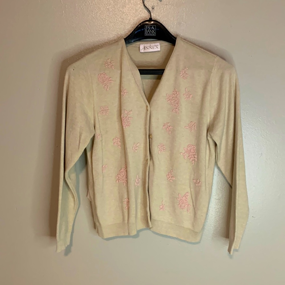 Casual Corner Annex women’s sweater size medium